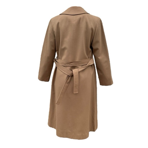 Pendleton Virgin Wool Coat: Classic Camel Outerwear for Timeless Style - Picture 5 of 16